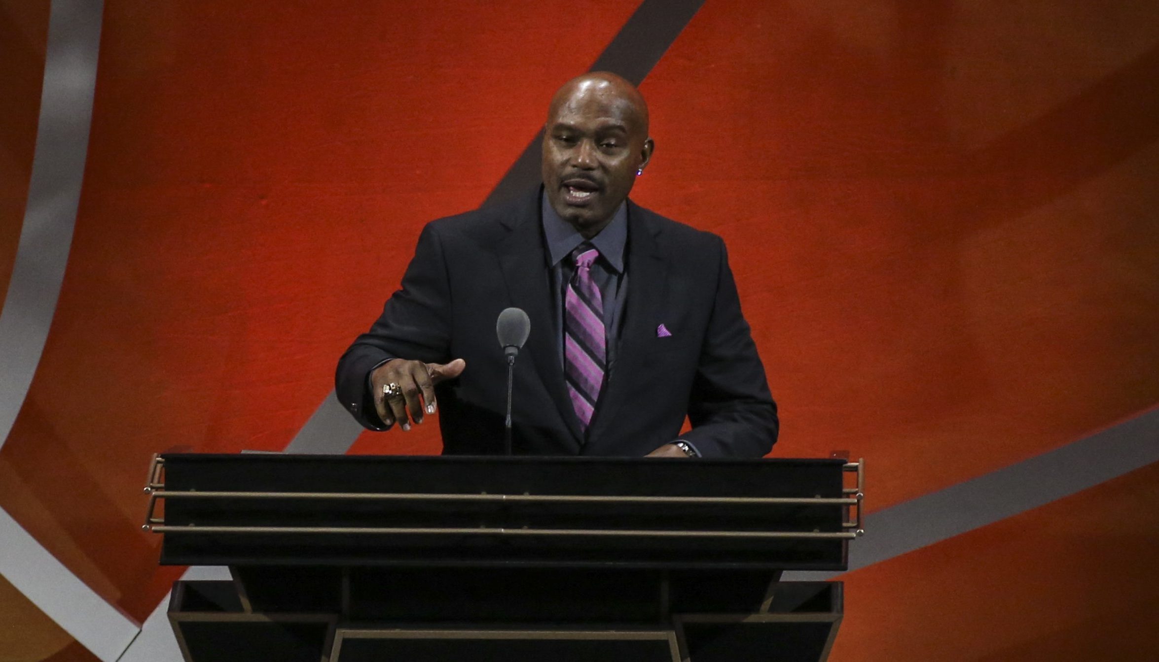 Tim Hardaway Sr. thinks active NBA players shouldn't have podcasts