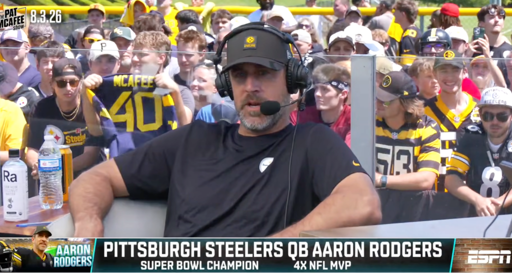 Aaron Rodgers praises Karl Ravech for ‘phenomenal' ESPN tenure