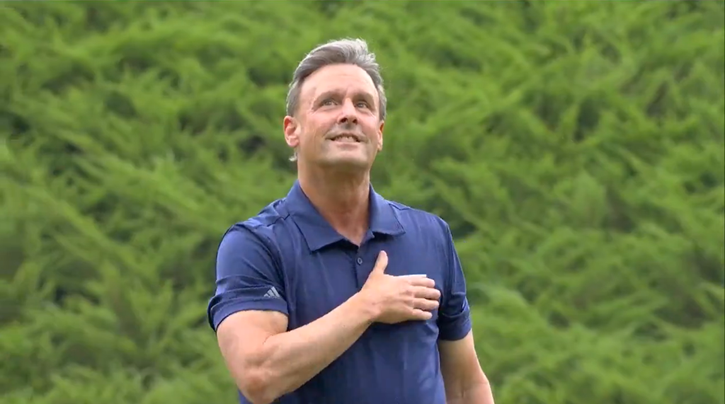 ESPN honored longtime play-by-play announcer Karl Ravech during his final assignment at the Little League World Series.