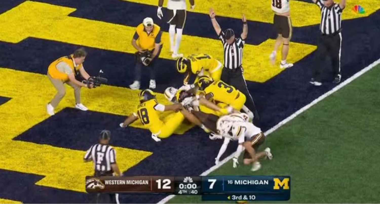 College football media flabbergasted by Michigan’s controversial Hail Mary win over Western Michigan College football media flabbergasted by Michigan’s controversial Hail Mary win over Western Michigan