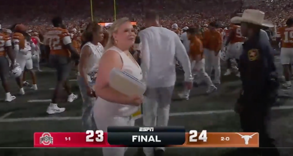 Sports media world reacts to Steve Sarkisian blowing off Holly Rowe postgame interview