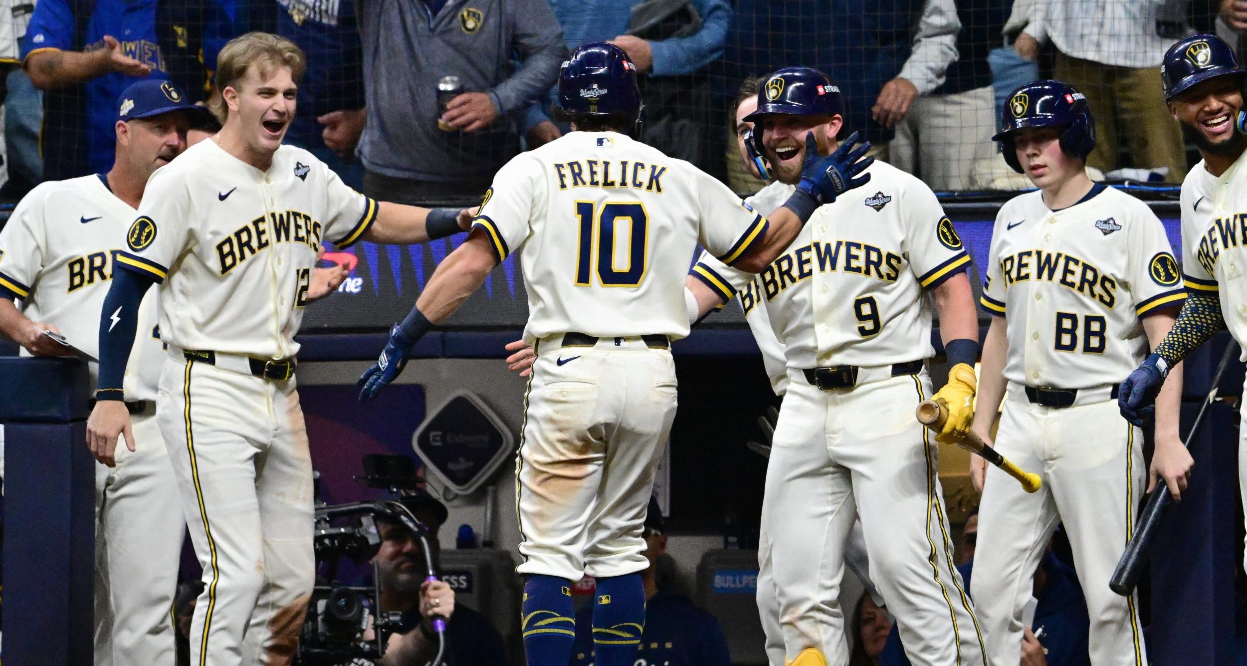 Milwaukee Brewers outfielder Sal Frelick